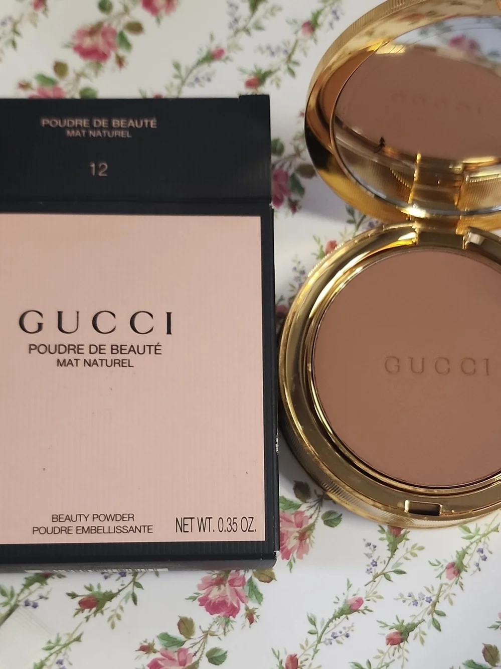 Gucci Foundation 12 Poudre de Beauté Compact Powder - Beige & Gold